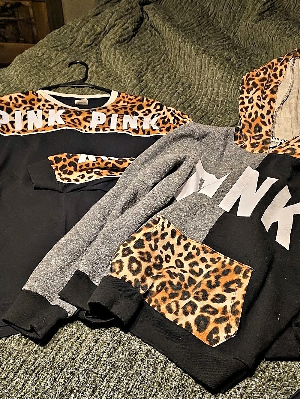 Set Of 2 PINK Leopard Print Colorblock Sweatshirt & Top Brand New Medium